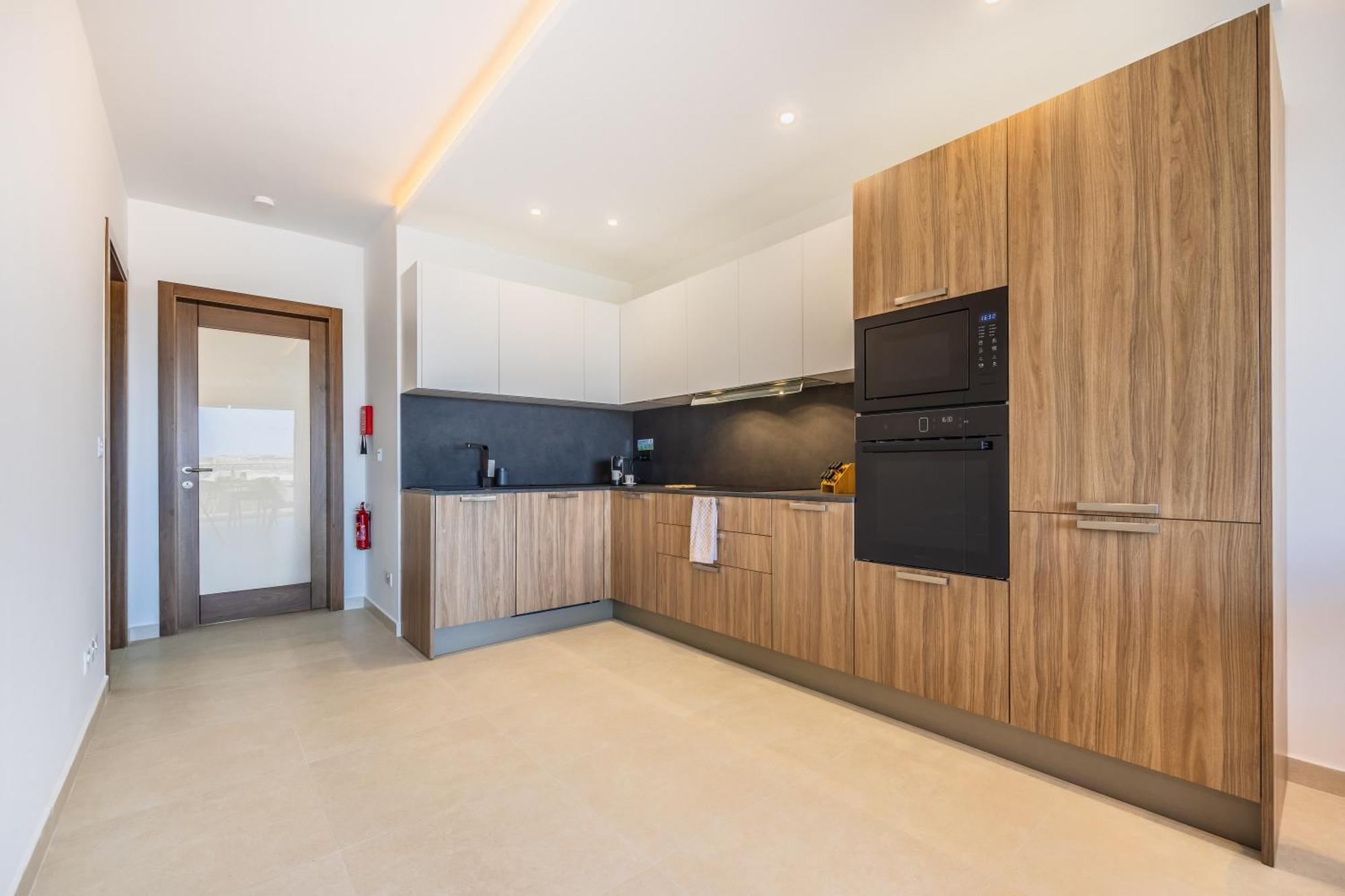 New Modern Penthouse With Sunny Terrace Apartment *