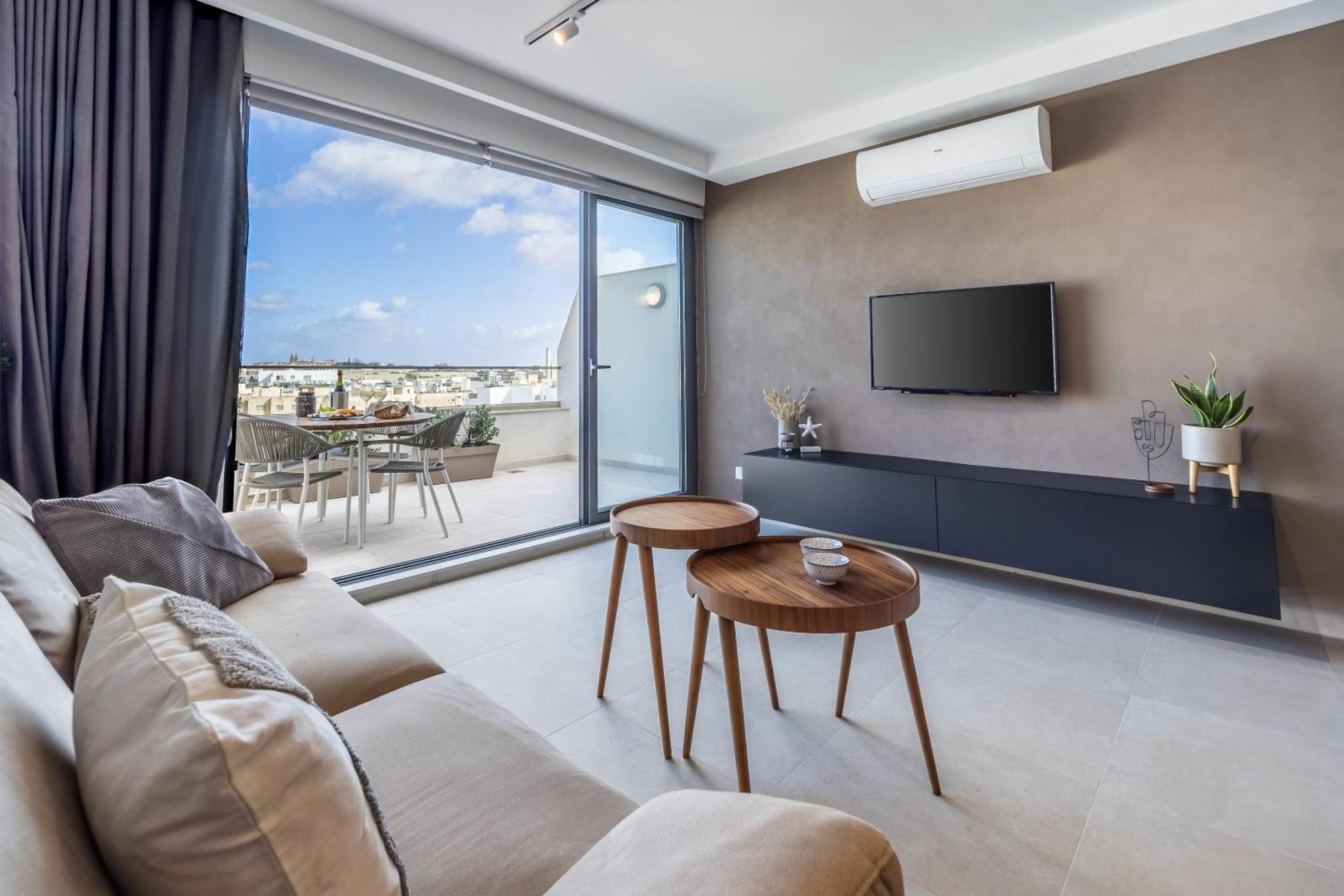 New Modern Penthouse With Sunny Terrace Apartment *