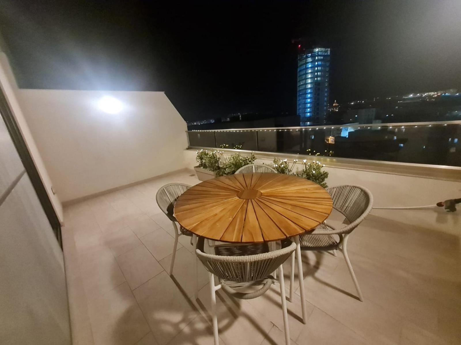 New Modern Penthouse With Sunny Terrace Apartament Gzira